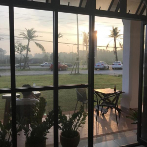 The nearest Surattani airport